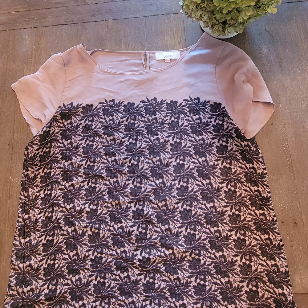 Loft Beige/Pink Top with Black Lace Accents  XXL
